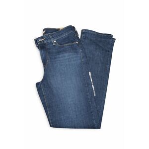 Levi’s Women’s Classic Straight Jeans Dark Wash Size 6 Long W28 L32 New With Tag